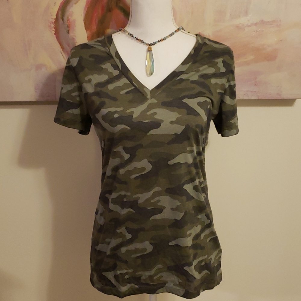 Camouflage V-neck Tshirt
